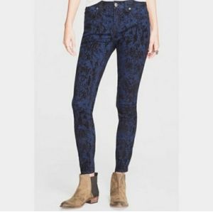 NWOT Free People Snake Skin Skinny Jeans